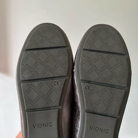 Vionic Women’s Debbie Metallic Pewter Leather Slip on Driving Loafer - Picture 10 of 11